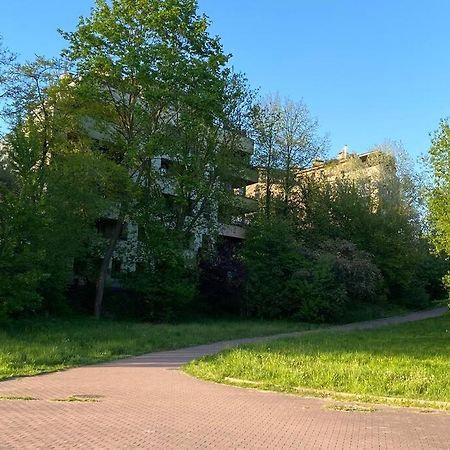 Valley Art House & Parking Bezplatny Podziemny Келце Екстериор снимка