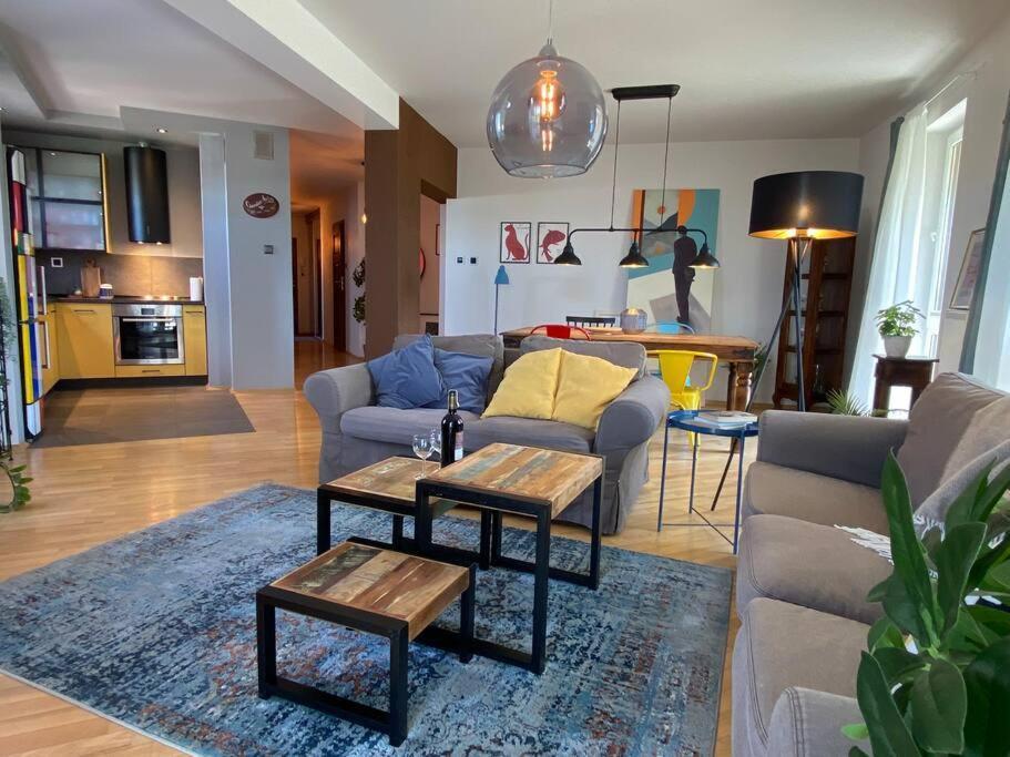 Valley Art House & Parking Bezplatny Podziemny Келце Екстериор снимка