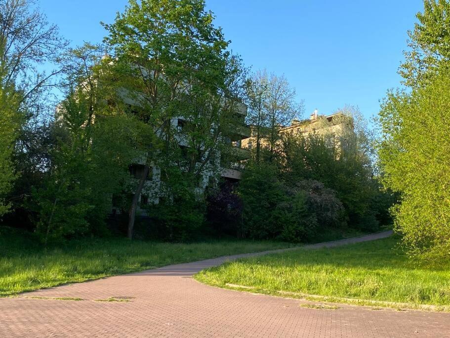 Valley Art House & Parking Bezplatny Podziemny Келце Екстериор снимка